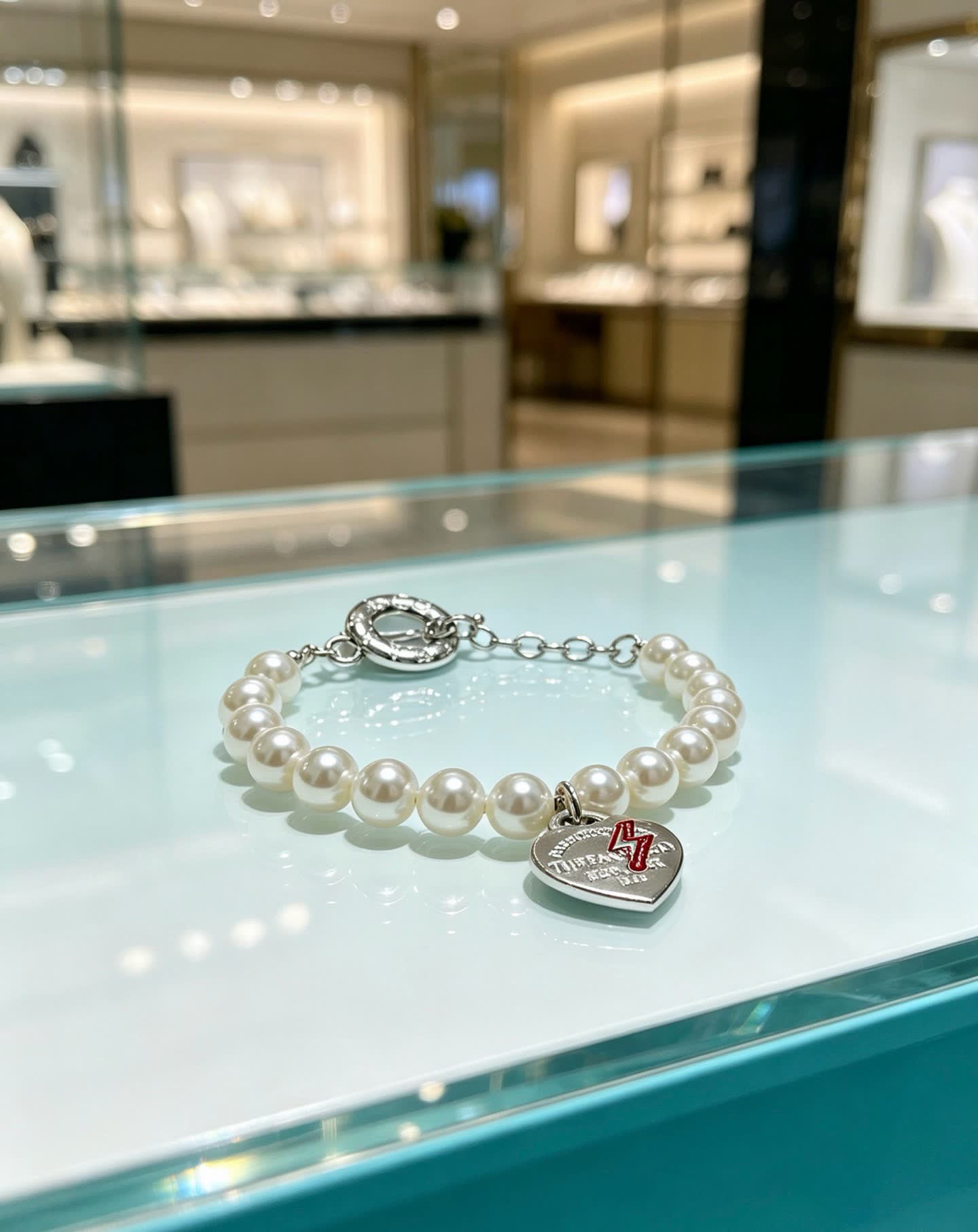 Tiffany & Co. Heart Tag Pearl Bracelet